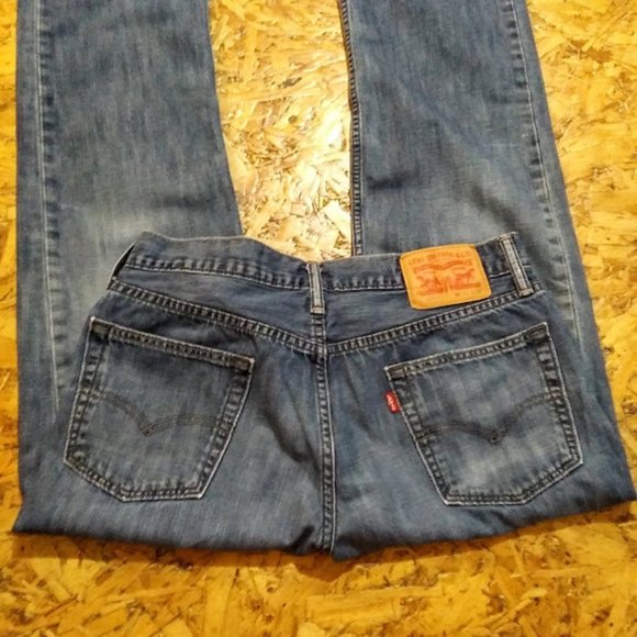 LEVIS 514*MENS*STRAIGHT LEG JEANS* SIZE 32W x 32L*MED BLUE WASH - Picture 3 of 7
